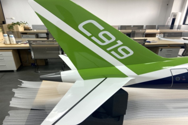 The display model of the domestically produced large aircraft 